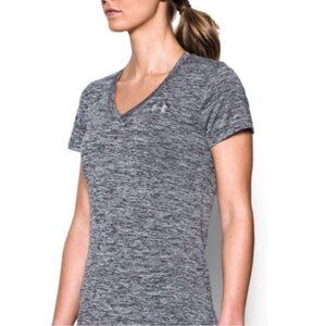 Under Armour Woman's Light weight v-neck short-sleeve T-shirt - Size Medium